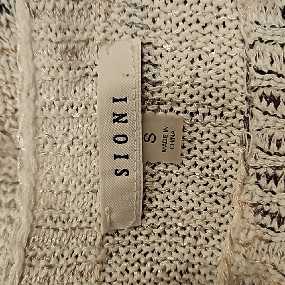 Sioni Short Sleeved Sweater - Picture 6 of 7